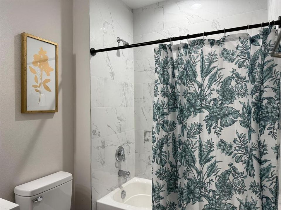 For Sale: $317,000 (6 beds, 0 baths, 2324 Square Feet)