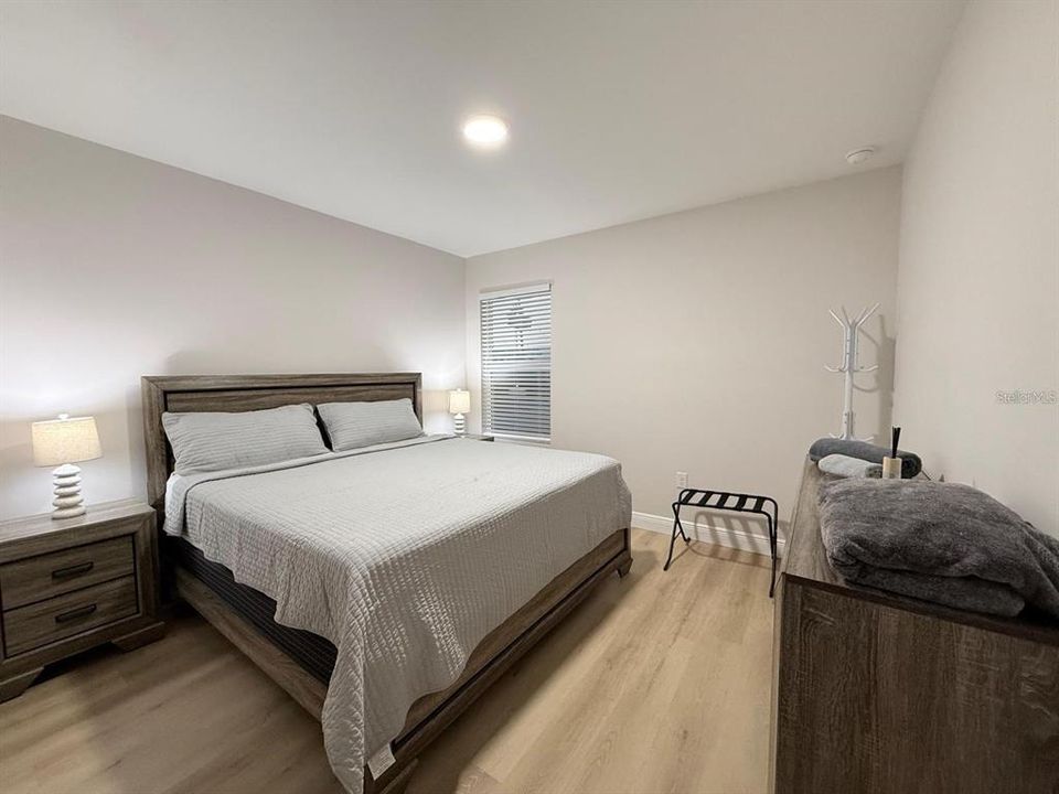 For Sale: $317,000 (6 beds, 0 baths, 2324 Square Feet)