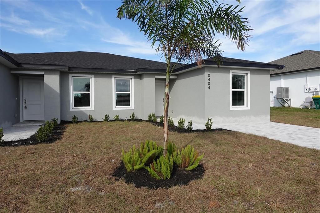 For Sale: $317,000 (6 beds, 0 baths, 2324 Square Feet)