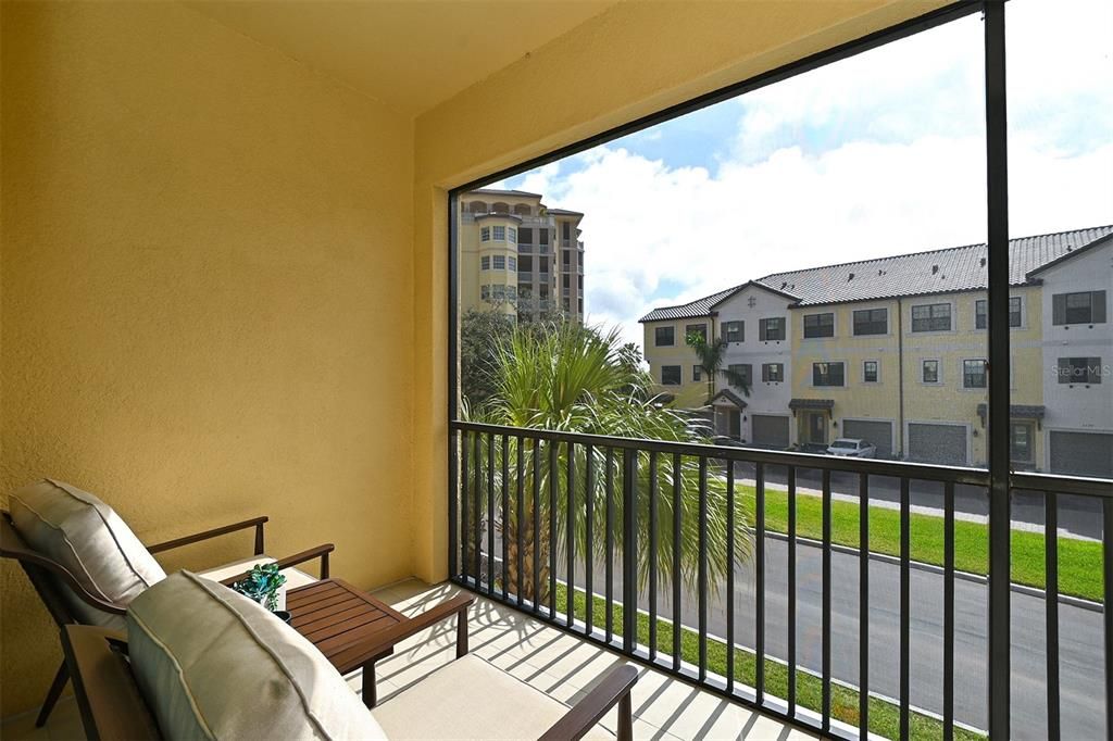 Activo con contrato: $499,000 (3 camas, 3 baños, 1825 Pies cuadrados)