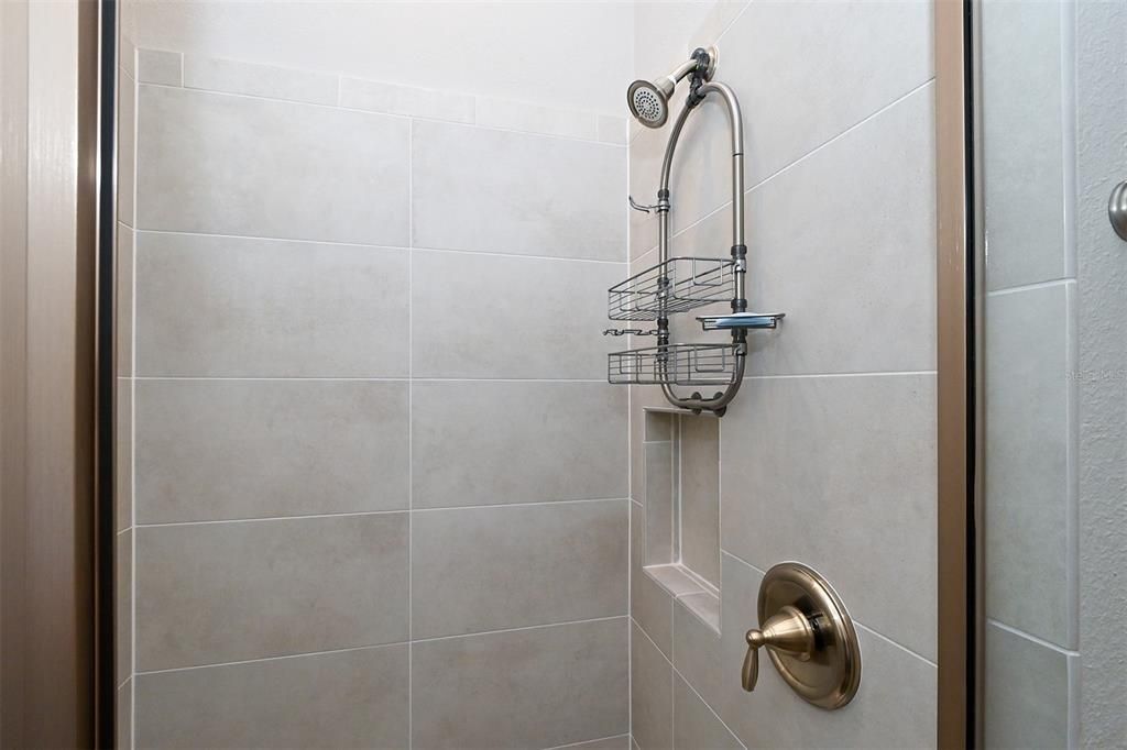 Activo con contrato: $499,000 (3 camas, 3 baños, 1825 Pies cuadrados)
