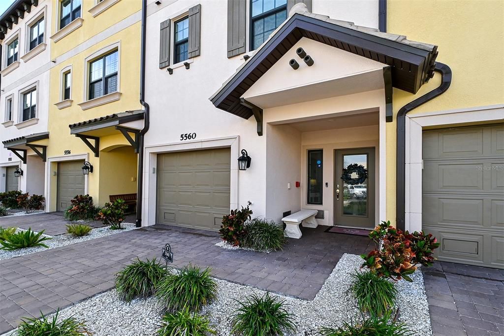 Activo con contrato: $499,000 (3 camas, 3 baños, 1825 Pies cuadrados)