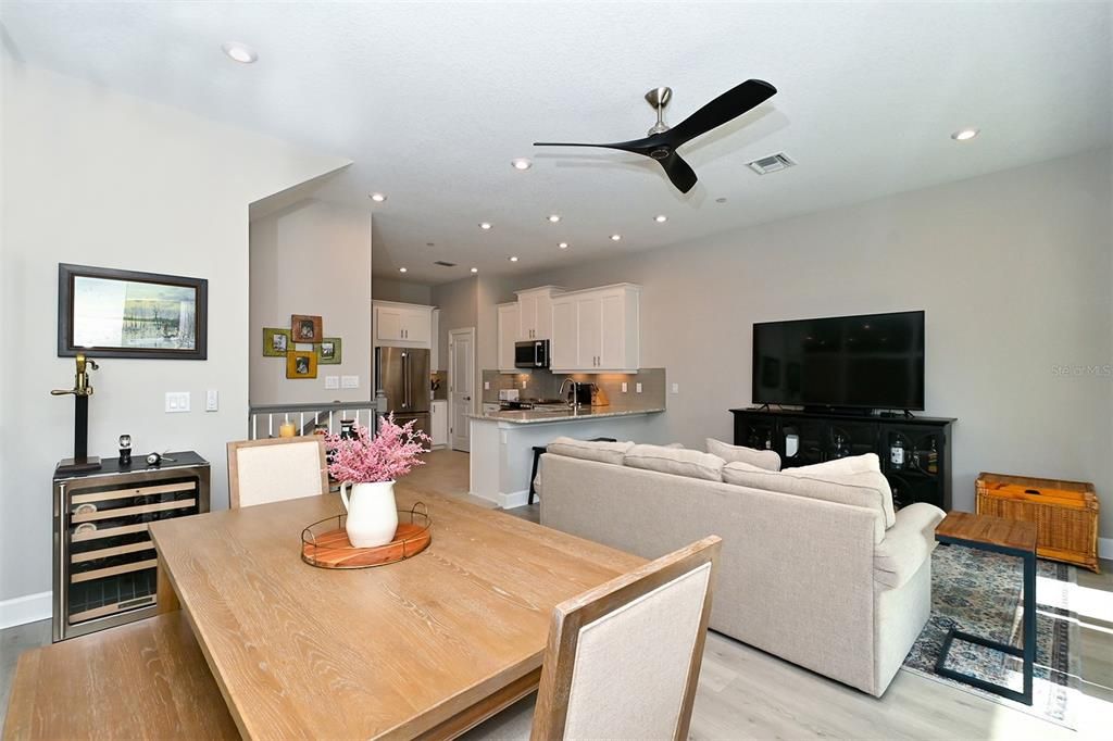 Activo con contrato: $499,000 (3 camas, 3 baños, 1825 Pies cuadrados)