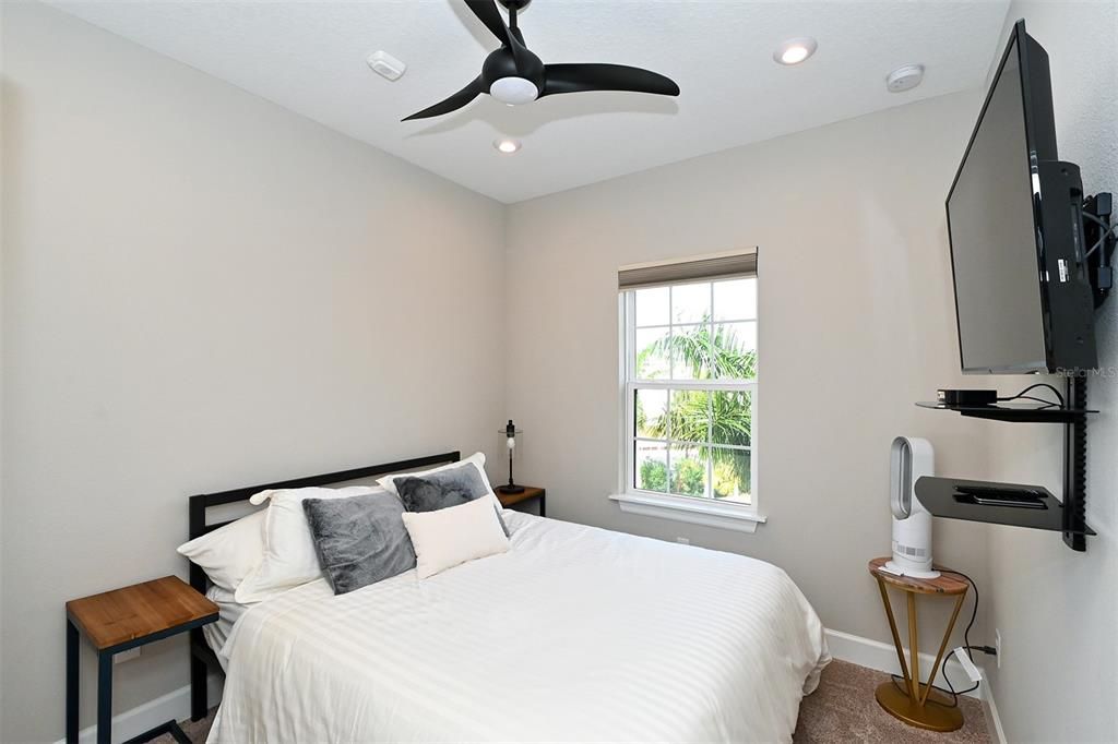 Activo con contrato: $499,000 (3 camas, 3 baños, 1825 Pies cuadrados)