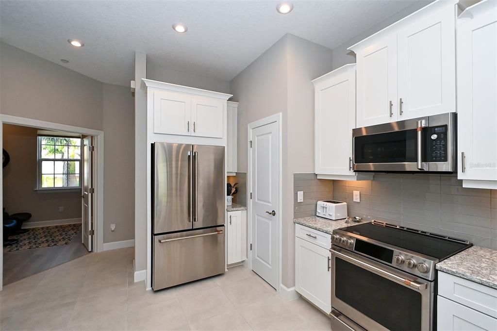 Activo con contrato: $499,000 (3 camas, 3 baños, 1825 Pies cuadrados)
