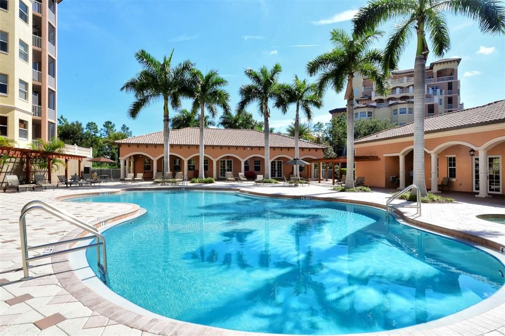Activo con contrato: $499,000 (3 camas, 3 baños, 1825 Pies cuadrados)