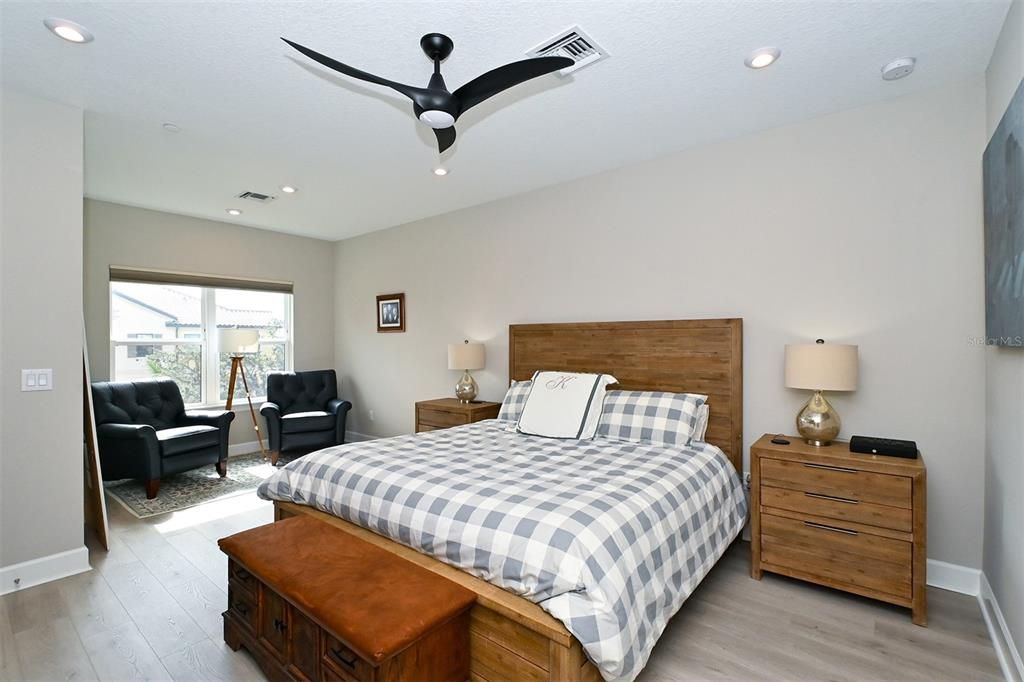 Activo con contrato: $499,000 (3 camas, 3 baños, 1825 Pies cuadrados)