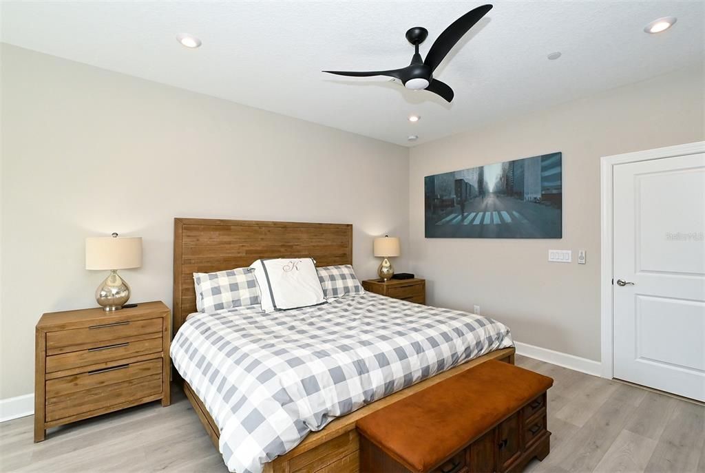 Activo con contrato: $499,000 (3 camas, 3 baños, 1825 Pies cuadrados)