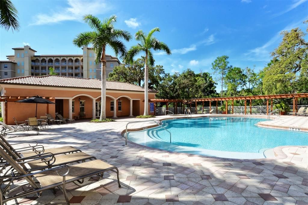 Activo con contrato: $499,000 (3 camas, 3 baños, 1825 Pies cuadrados)