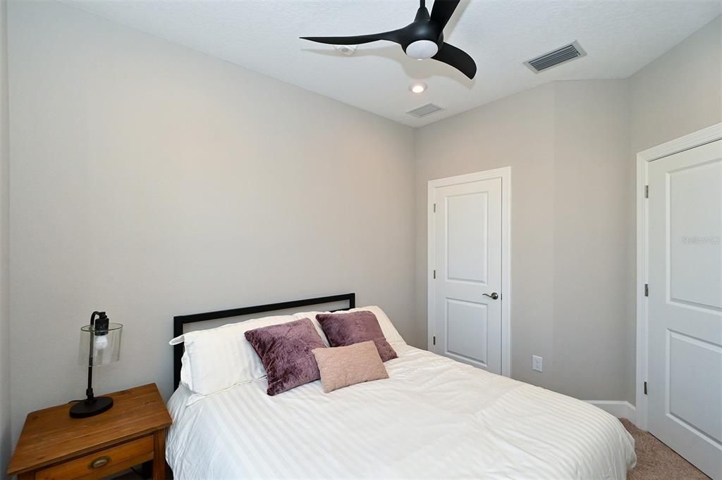 Activo con contrato: $499,000 (3 camas, 3 baños, 1825 Pies cuadrados)