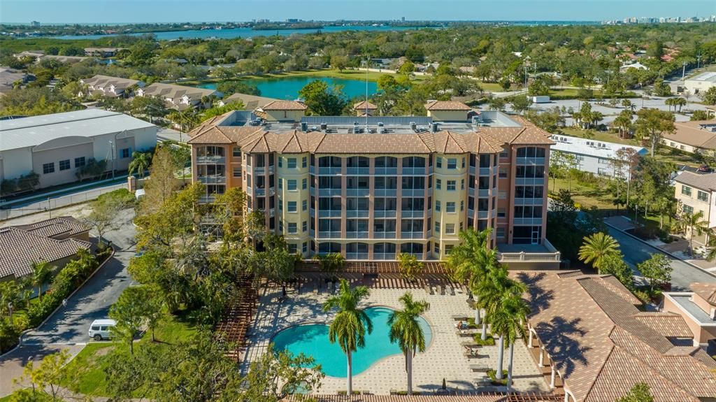 Activo con contrato: $499,000 (3 camas, 3 baños, 1825 Pies cuadrados)