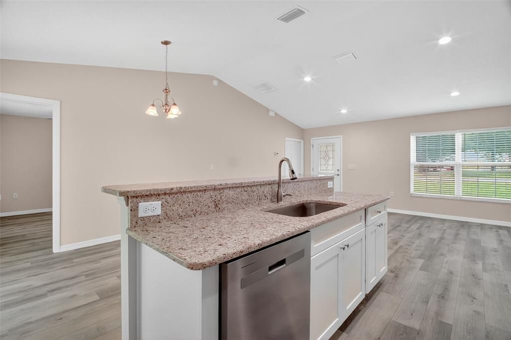 Active With Contract: $237,400 (3 beds, 2 baths, 1053 Square Feet)