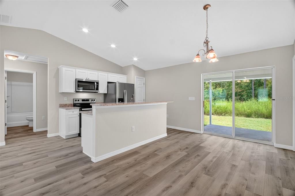 Active With Contract: $237,400 (3 beds, 2 baths, 1053 Square Feet)