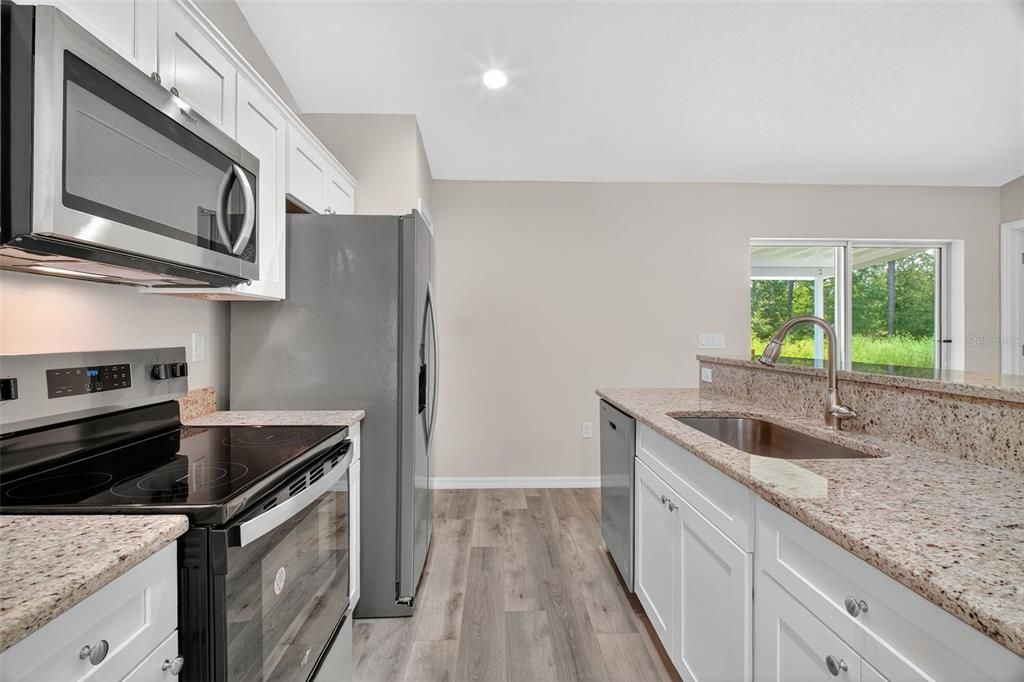 Active With Contract: $237,400 (3 beds, 2 baths, 1053 Square Feet)