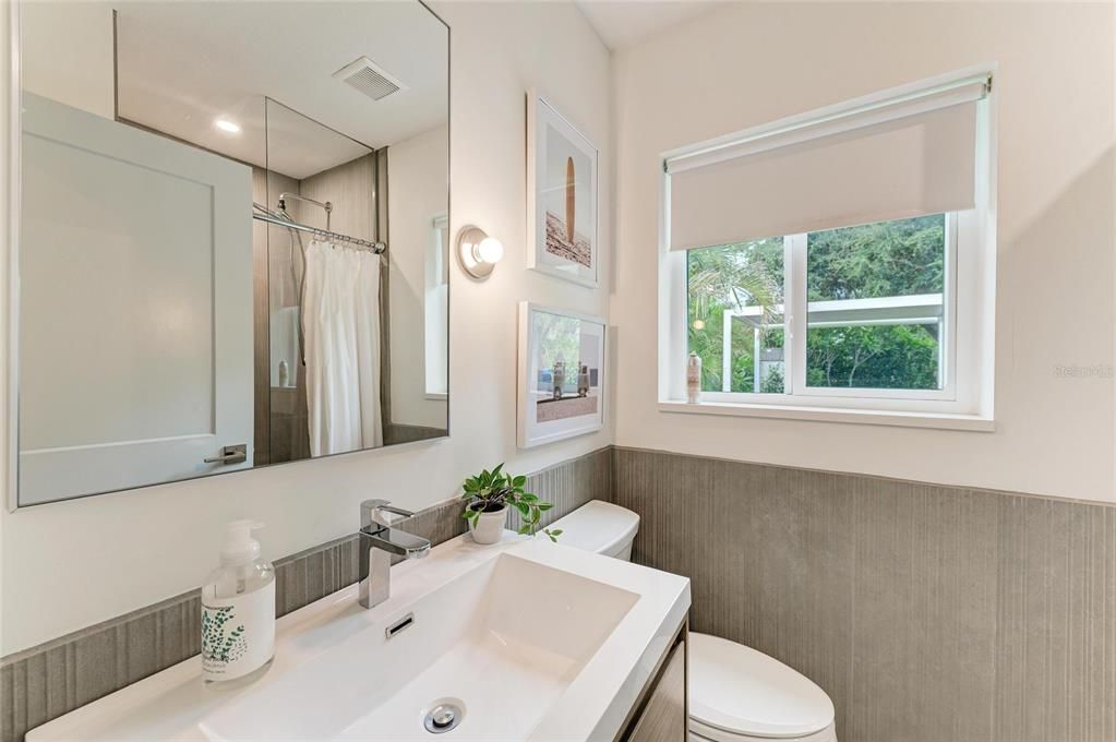 For Rent: $5,475 (2 beds, 2 baths, 1200 Square Feet)