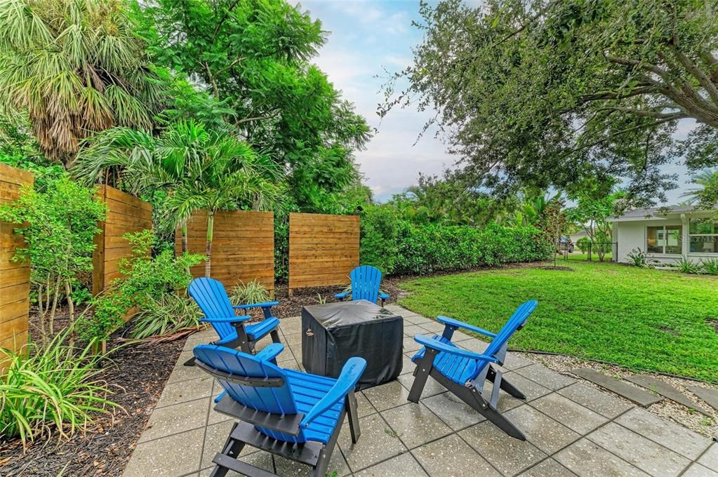 For Rent: $5,475 (2 beds, 2 baths, 1200 Square Feet)