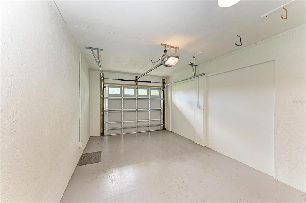 For Rent: $5,475 (2 beds, 2 baths, 1200 Square Feet)