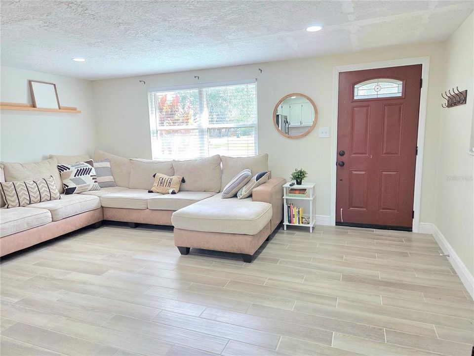 En Venta: $239,900 (2 camas, 1 baños, 768 Pies cuadrados)