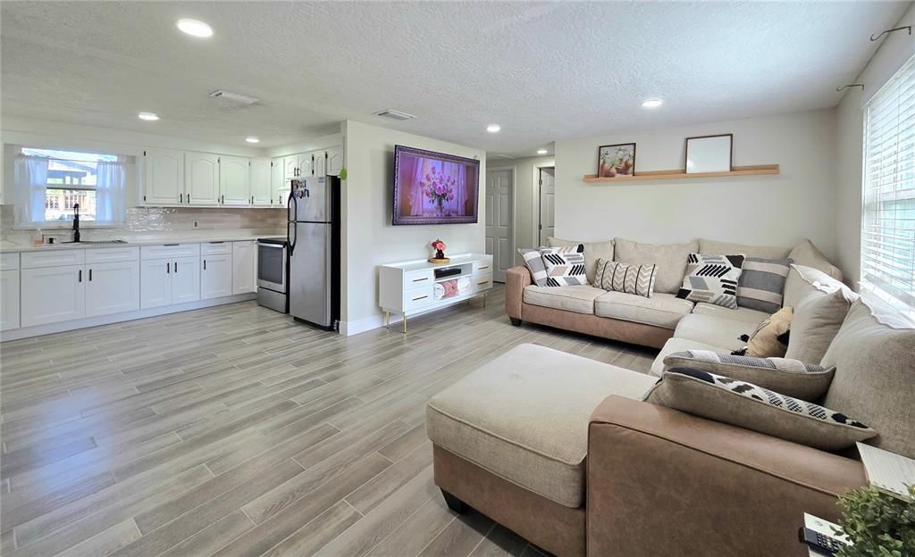 En Venta: $239,900 (2 camas, 1 baños, 768 Pies cuadrados)