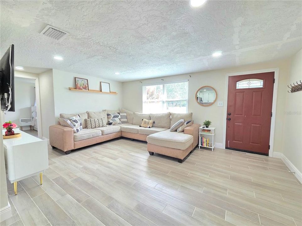 En Venta: $239,900 (2 camas, 1 baños, 768 Pies cuadrados)