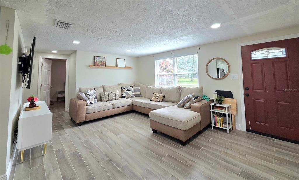 En Venta: $239,900 (2 camas, 1 baños, 768 Pies cuadrados)