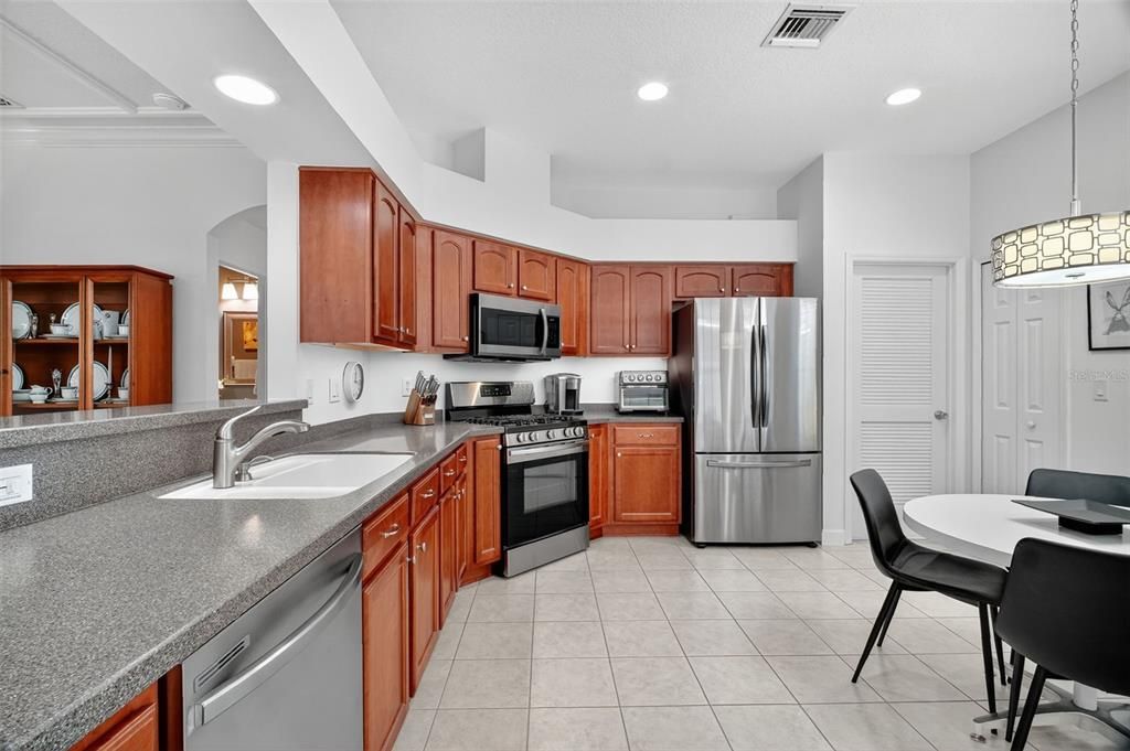 For Sale: $385,000 (3 beds, 2 baths, 1473 Square Feet)