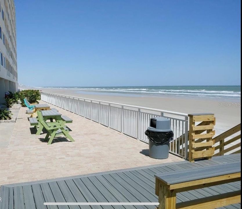 For Sale: $449,000 (2 beds, 2 baths, 885 Square Feet)