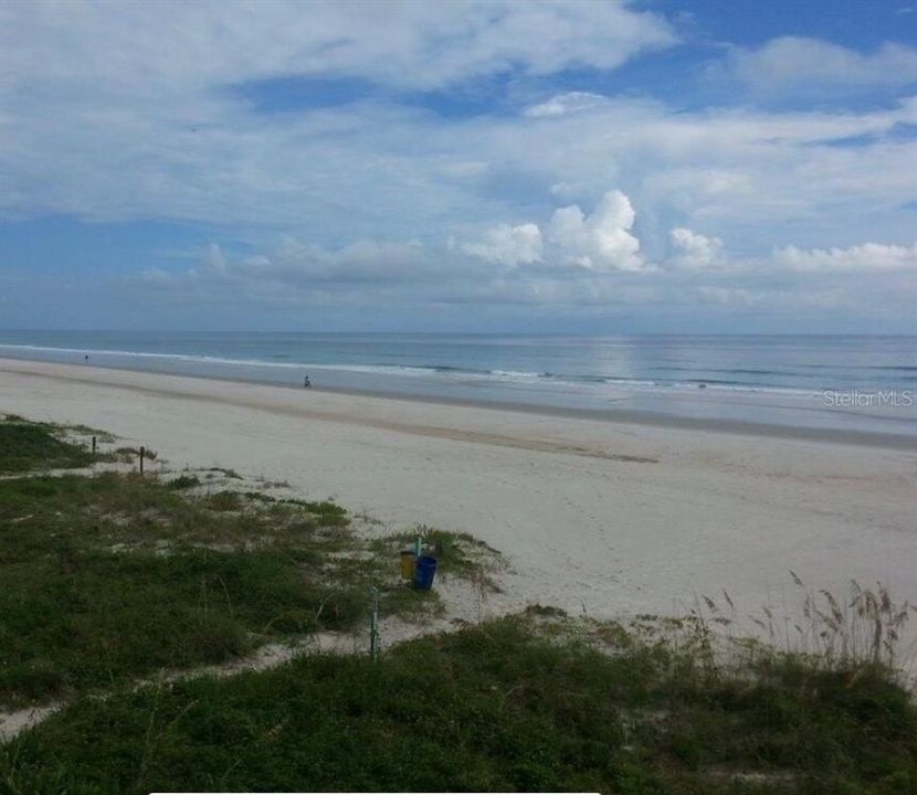 For Sale: $449,000 (2 beds, 2 baths, 885 Square Feet)