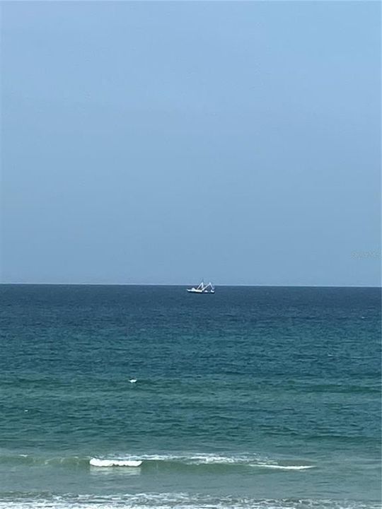 For Sale: $449,000 (2 beds, 2 baths, 885 Square Feet)