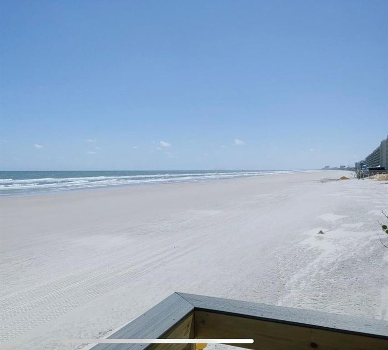 For Sale: $449,000 (2 beds, 2 baths, 885 Square Feet)