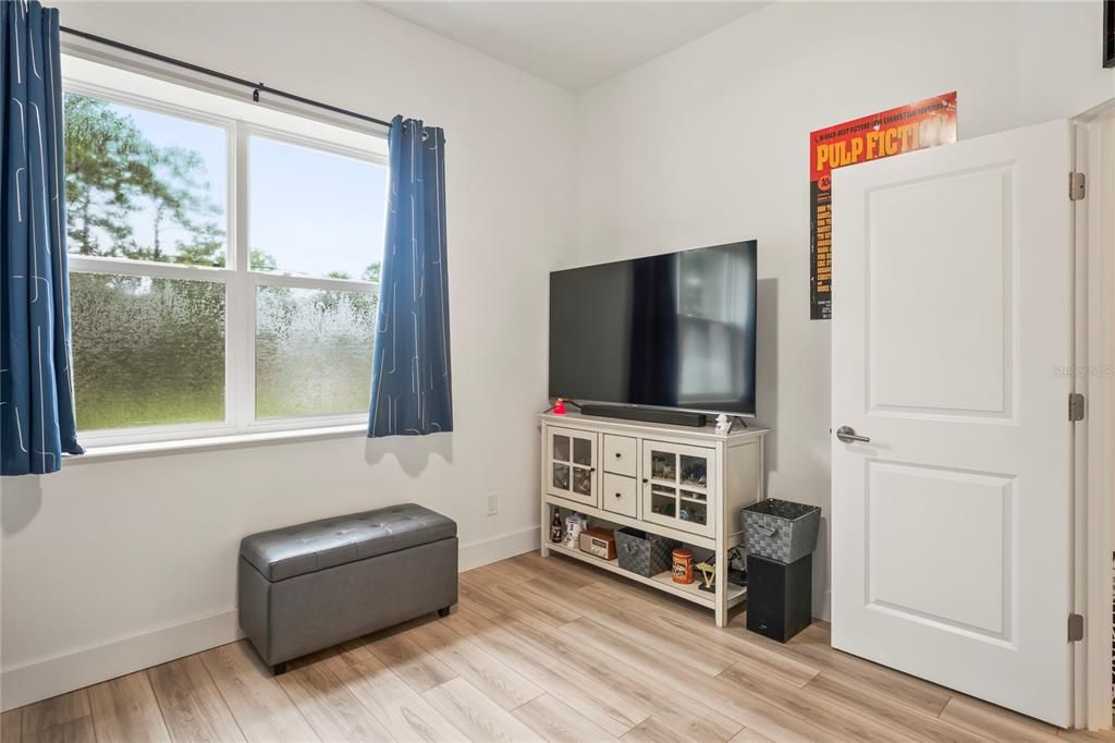 待售: $449,500 (4 贝兹, 2 浴室, 2125 平方英尺)