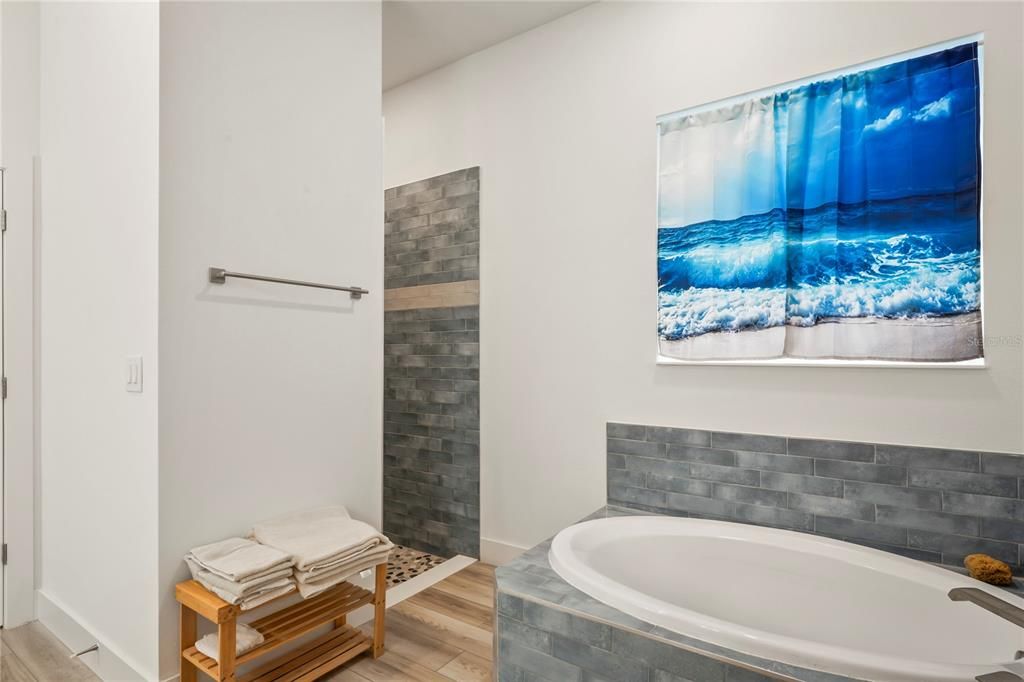 待售: $449,500 (4 贝兹, 2 浴室, 2125 平方英尺)