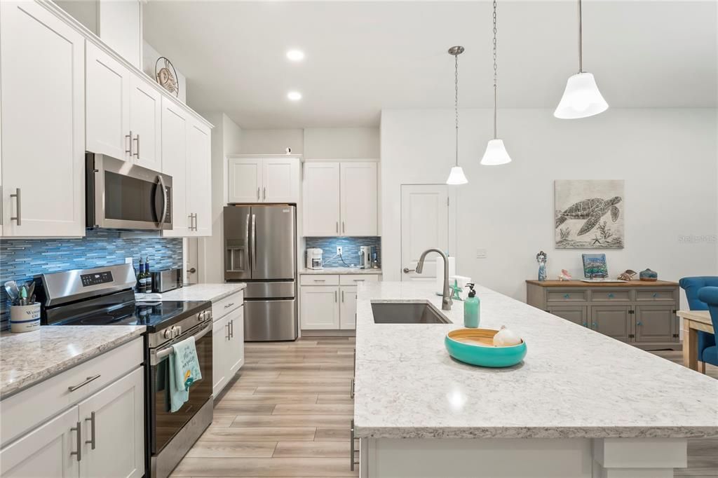 待售: $449,500 (4 贝兹, 2 浴室, 2125 平方英尺)