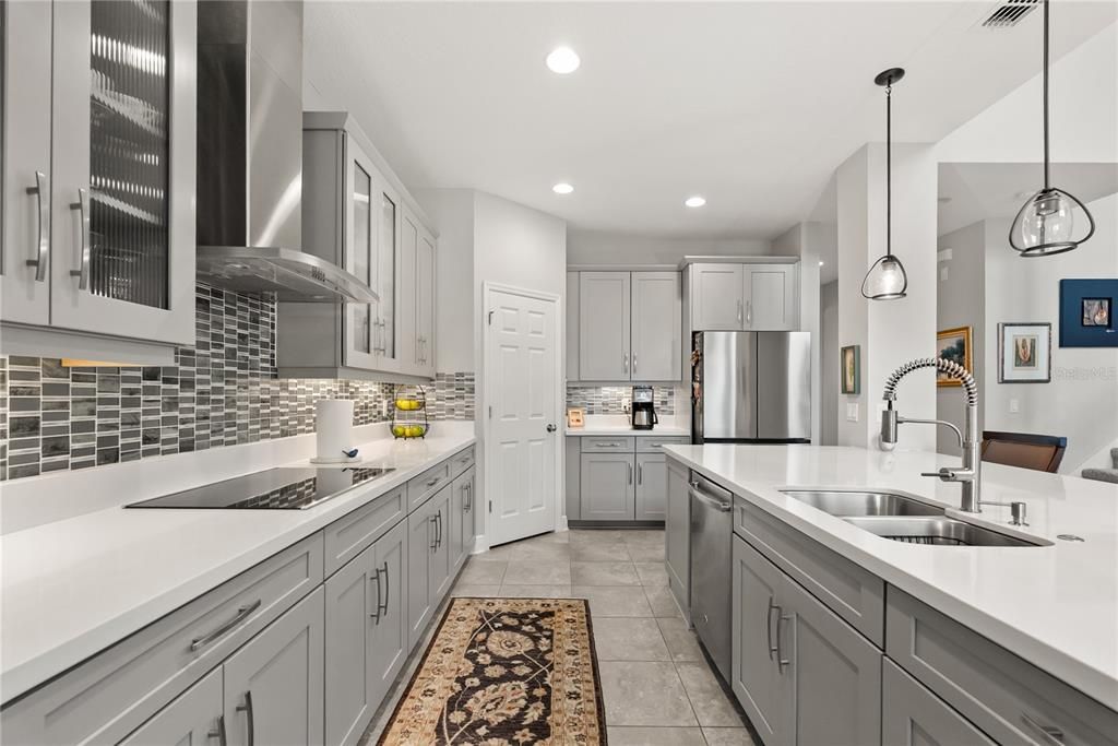 For Sale: $900,000 (5 beds, 3 baths, 3904 Square Feet)