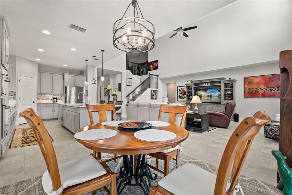 For Sale: $900,000 (5 beds, 3 baths, 3904 Square Feet)