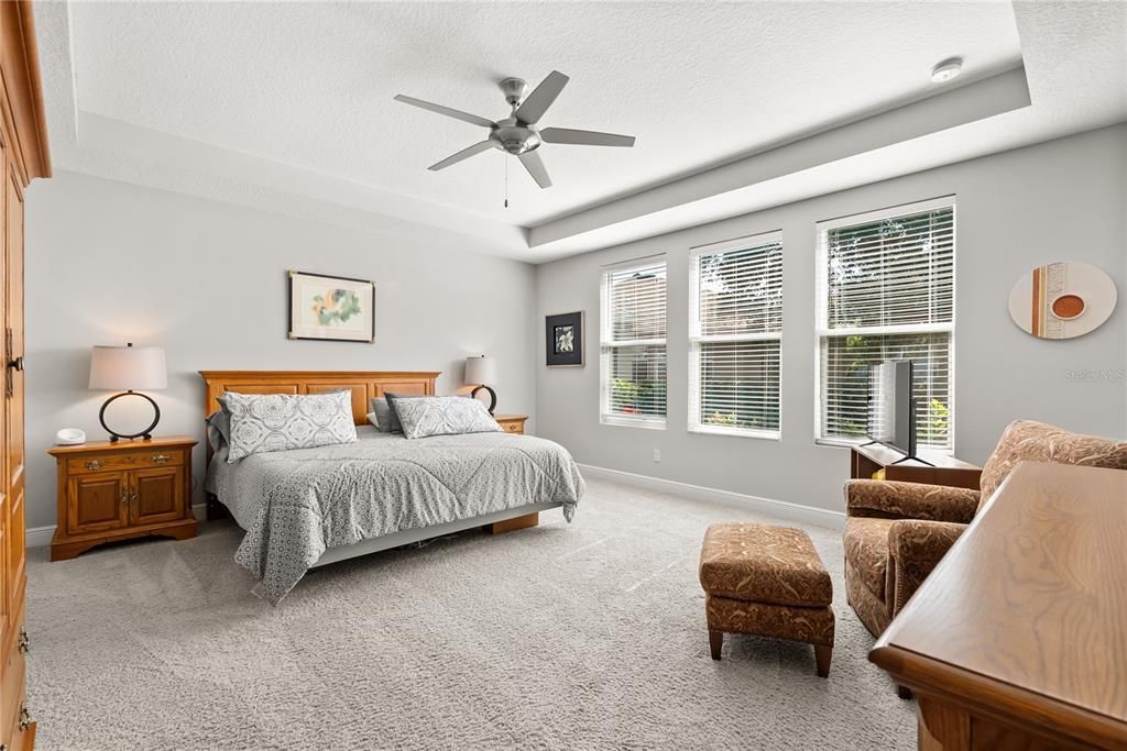 For Sale: $900,000 (5 beds, 3 baths, 3904 Square Feet)