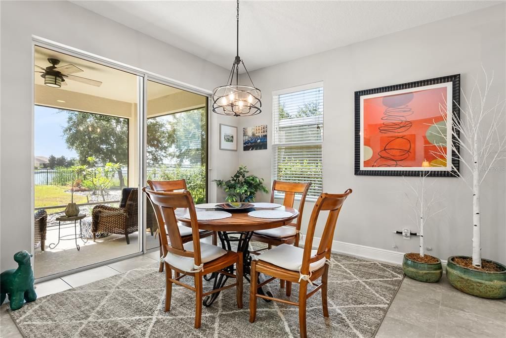 For Sale: $900,000 (5 beds, 3 baths, 3904 Square Feet)