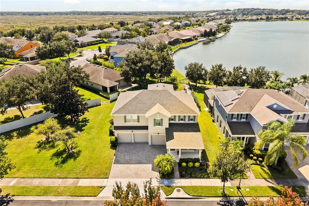 For Sale: $900,000 (5 beds, 3 baths, 3904 Square Feet)