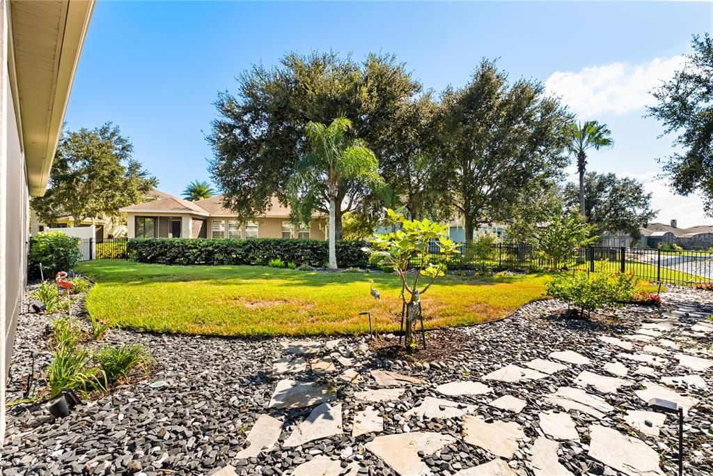 For Sale: $900,000 (5 beds, 3 baths, 3904 Square Feet)