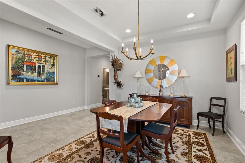 For Sale: $900,000 (5 beds, 3 baths, 3904 Square Feet)