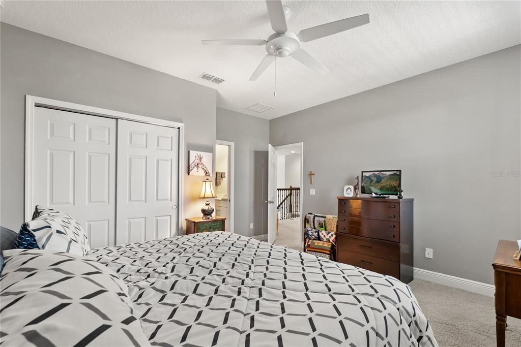 For Sale: $900,000 (5 beds, 3 baths, 3904 Square Feet)