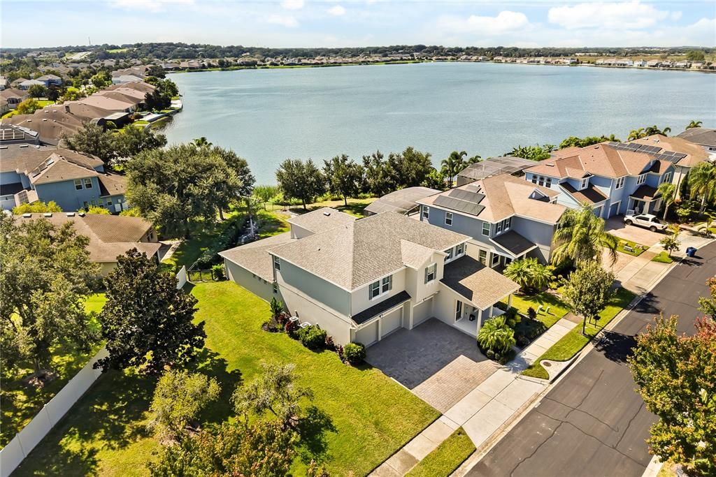 For Sale: $900,000 (5 beds, 3 baths, 3904 Square Feet)