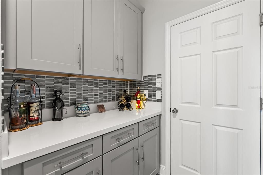 For Sale: $900,000 (5 beds, 3 baths, 3904 Square Feet)