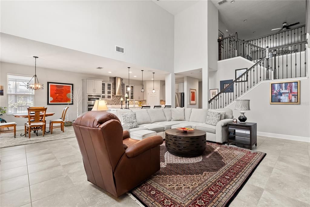 For Sale: $900,000 (5 beds, 3 baths, 3904 Square Feet)