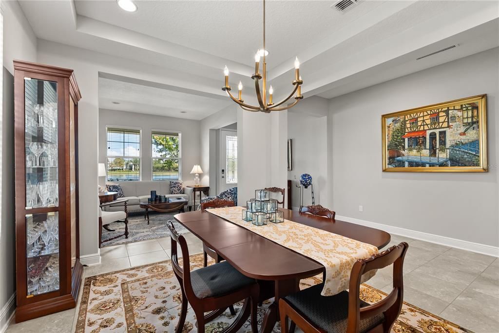 For Sale: $900,000 (5 beds, 3 baths, 3904 Square Feet)