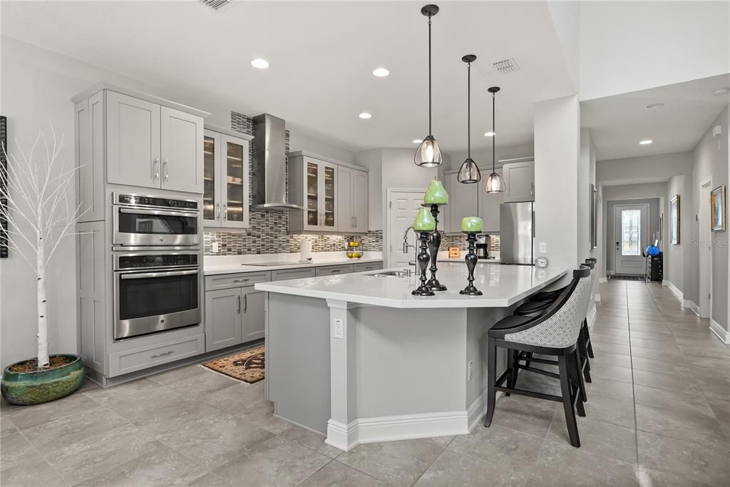 For Sale: $900,000 (5 beds, 3 baths, 3904 Square Feet)