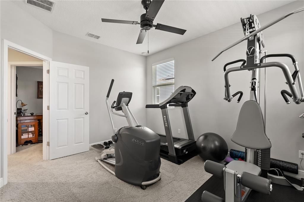 For Sale: $900,000 (5 beds, 3 baths, 3904 Square Feet)