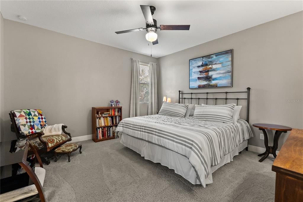 For Sale: $900,000 (5 beds, 3 baths, 3904 Square Feet)