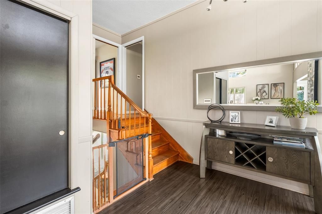 待售: $799,900 (5 贝兹, 3 浴室, 3846 平方英尺)