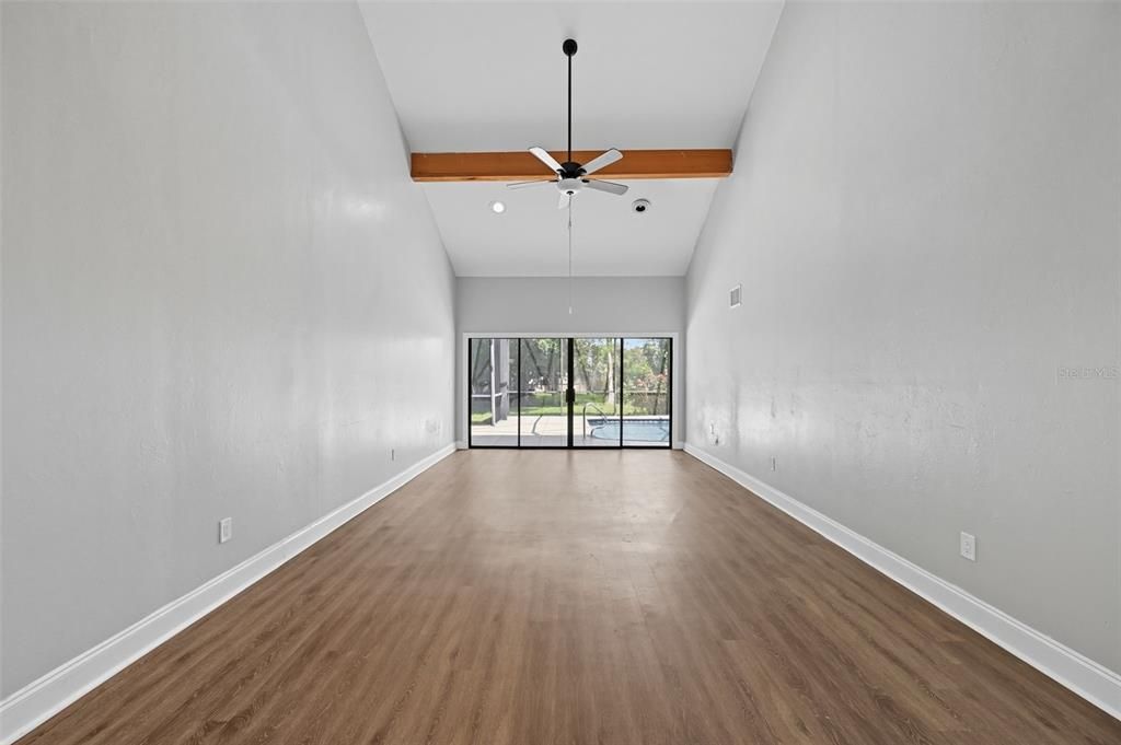 待售: $372,500 (4 贝兹, 3 浴室, 2433 平方英尺)